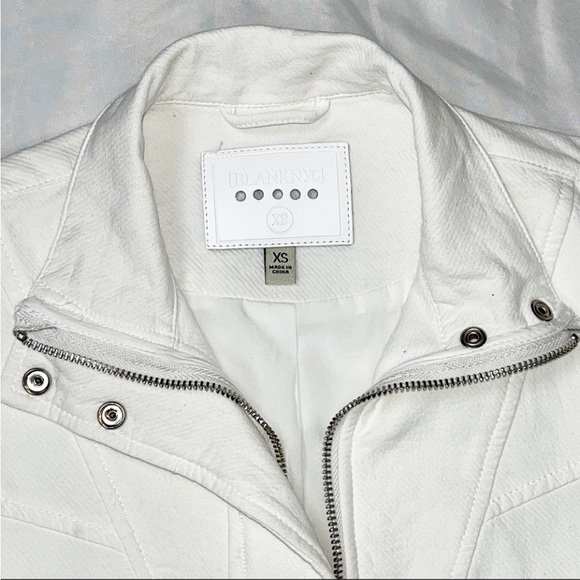 BlankNYC So Icy White Crepe Bomber Jacket SzXS Mesh Elastic Panel &Patch Pockets - Picture 15 of 16